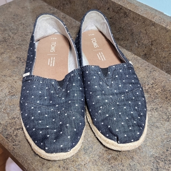 TOMS Classics Dot Chambray Slip On Size 8.5 - Picture 1 of 10